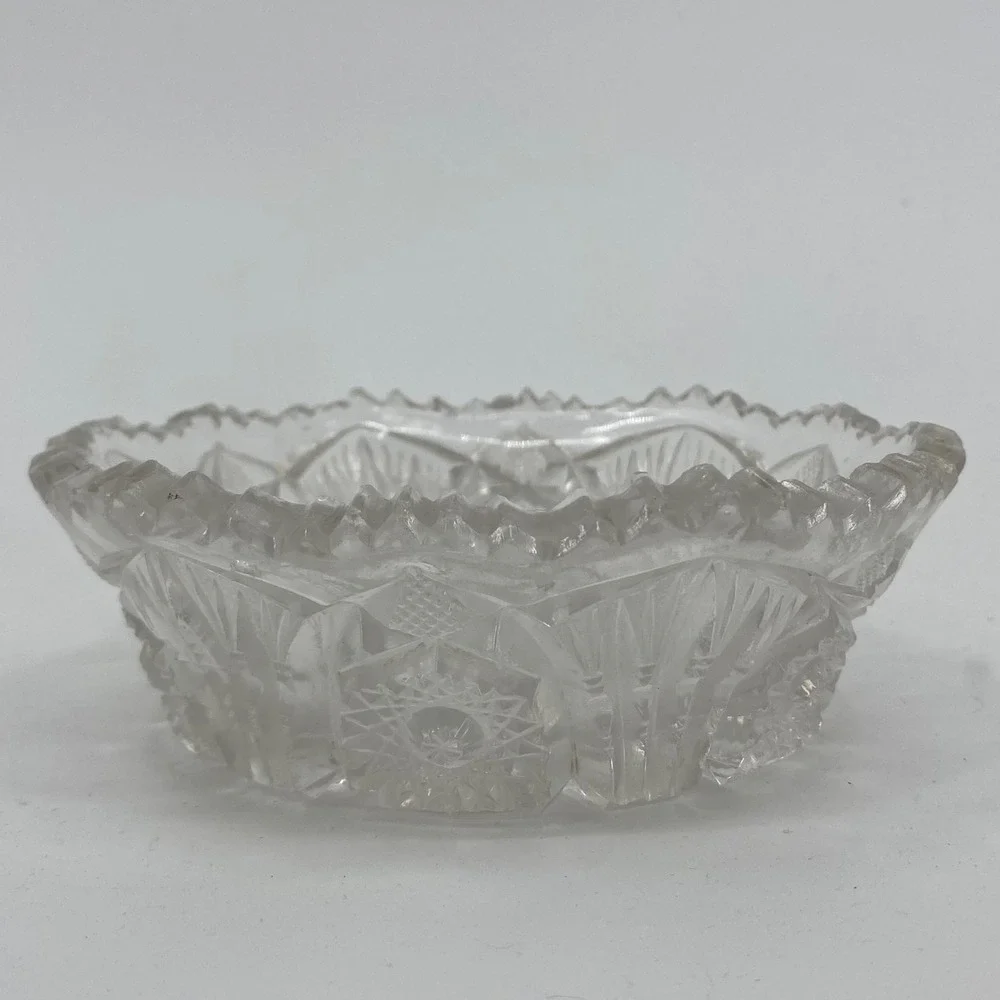 Vintage Clear Pressed Glass Candy Dish Starburst Scalloped Sawtooth Rim 5.25 In.